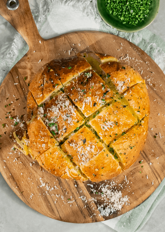 Easy Cheesy Pull-Apart Garlic Bread