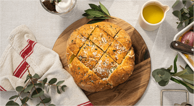 Easy Cheesy Pull-Apart Garlic Bread