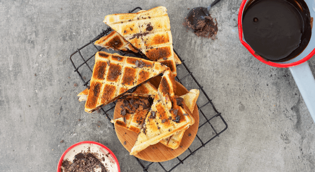 Dark Chocolate and Banana Braaibroodjies 